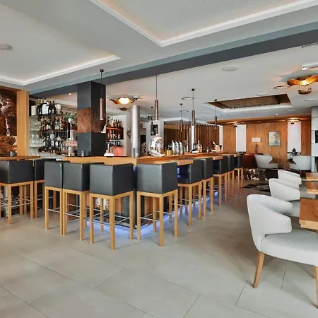 Fliana 4 Hotel 4*