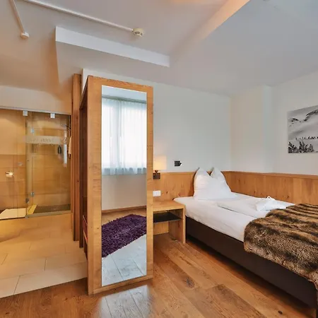 Fliana 4 Hotel 4*