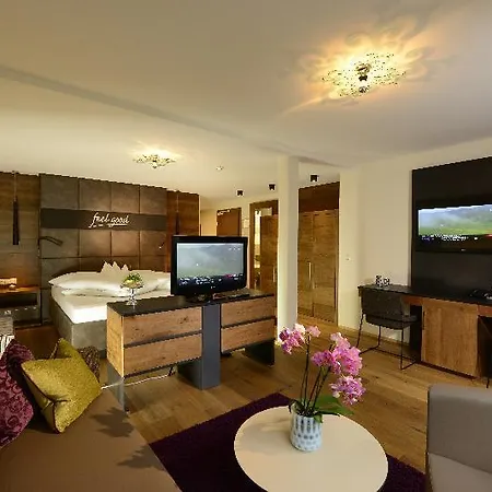 Fliana 4 Hotel 4*