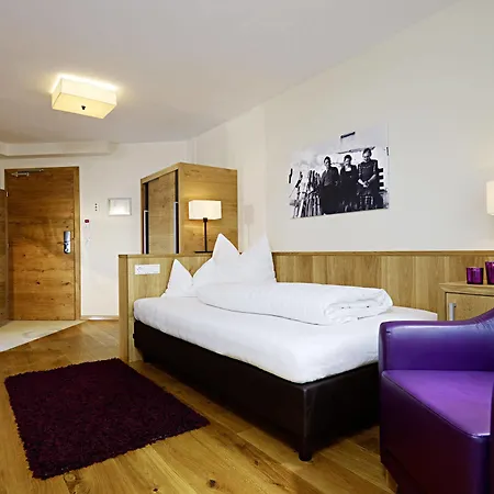 Fliana 4 Hotel 4*