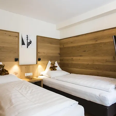 Fliana 4 Hotel 4*